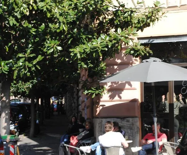 Lombardo לינה וארוחת בוקר